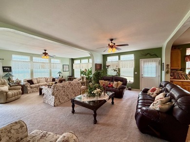 Spectacular Bear Lake Views, Year Round Comfort and Endless - photo 15