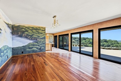 Perched high above the Mississippi River Valley, this - photo 17