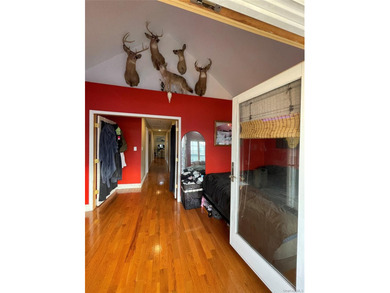 Retired contractor's own home, carefully and meticulously - photo 18