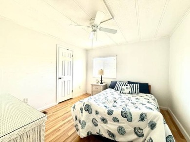 Beautiful Open Concept 3 Bedroom home only 10 minutes to Indian - photo 8