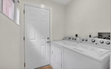 This beautifully remodeled and move-in ready 2- bedroom - photo 18