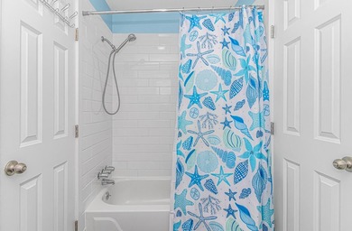 Newly renovated raised beach house located in the highly - photo 20