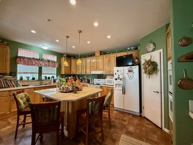 Spectacular Bear Lake Views, Year Round Comfort and Endless - photo 20