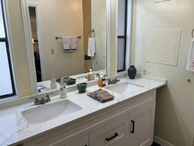Don't miss this beauty! Eye catching interior design. Corner lot - photo 22