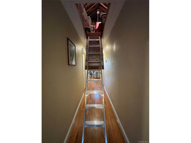 Retired contractor's own home, carefully and meticulously - photo 24