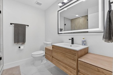 This beautifully remodeled and move-in ready 2- bedroom - photo 26
