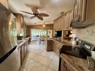 Lakefront living in the heart of St. Lucie West! This spacious - photo 6