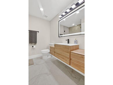 This beautifully remodeled and move-in ready 2- bedroom - photo 27
