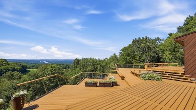 Perched high above the Mississippi River Valley, this - photo 29