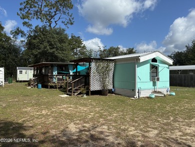Boll Green Lake Home For Sale in Interlachen Florida