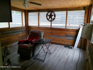 Well maintained 3bdrm 1.5 bath 1364 square foot home. New roof - photo 7