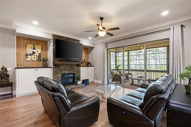 Previous Model for Laurel Canyon-Horizon with Lots of Extras! - photo 11