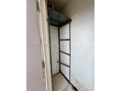 Welcome to this beautifully maintained lakefront villa in a - photo 11