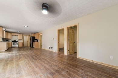 **Agent Owned** Taken down to the studs and rebuilt. This 3-bed - photo 14