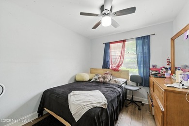 HUGE PRICE IMPROVEMENT on this 4-bedroom, 2-bath home is full of - photo 15
