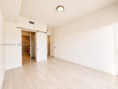 Experience sophisticated luxury living at Metropica North Tower - photo 16
