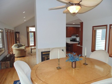 Located just steps from the beach, a quick commute to Chicago - photo 18