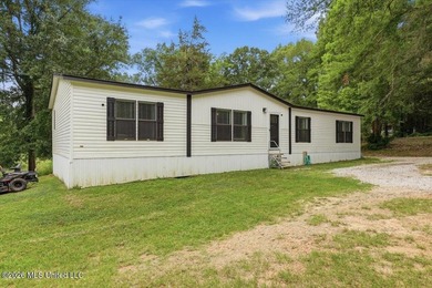 Welcome to country living at its finest! This like-new 2024 - photo 3