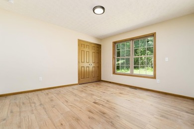 **Agent Owned** Taken down to the studs and rebuilt. This 3-bed - photo 26