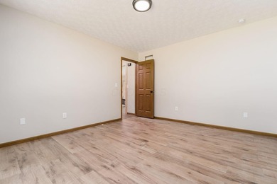 **Agent Owned** Taken down to the studs and rebuilt. This 3-bed - photo 27