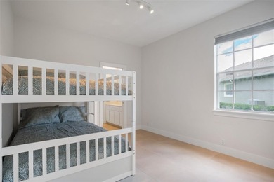 Stunning transitional home in sought after manned gated Keene's - photo 32