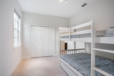 Stunning transitional home in sought after manned gated Keene's - photo 33