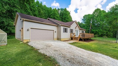 **Agent Owned** Taken down to the studs and rebuilt. This 3-bed - photo 43