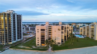 This beautifully remodeled 2-bedroom, 2-bath condo is located in - photo 44