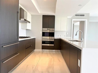 PRICED TO SELL !!! this sparkling new 2/2 condo in the luxury - photo 3