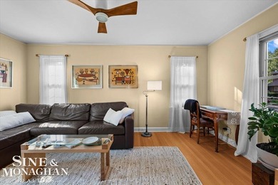 Meticulously cared for and rich in keeping of its 1930s design - photo 19