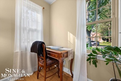 Meticulously cared for and rich in keeping of its 1930s design - photo 21