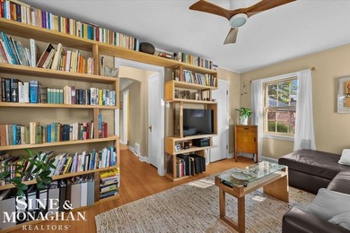 Meticulously cared for and rich in keeping of its 1930s design - photo 22