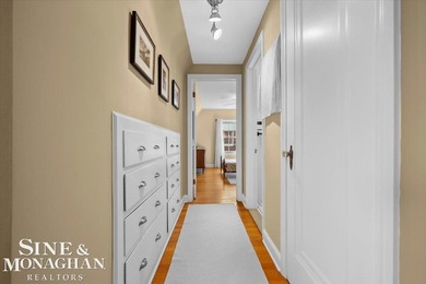 Meticulously cared for and rich in keeping of its 1930s design - photo 25