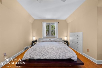 Meticulously cared for and rich in keeping of its 1930s design - photo 28