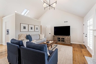 Explore the luxury and bespoke detail throughout this Carmel - photo 4