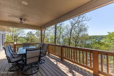 Stunning Lakefront Retreat - Fully Furnished & Nightly Rental - photo 8