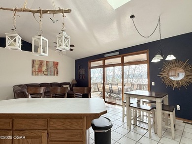 Stunning Lakefront Retreat - Fully Furnished & Nightly Rental - photo 10