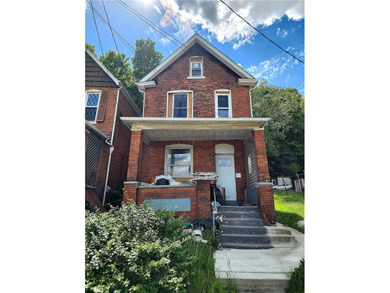 Great investment opportunity! This solid brick home in East Deer - photo 1