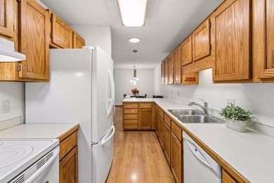 Welcome to comfortable living, private rear facing unit with - photo 15