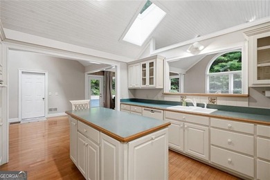 48hour kickout clause in place; home is under contract but still - photo 26