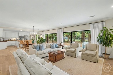 Welcome to this adorable, updated cottage in The Landings on - photo 1