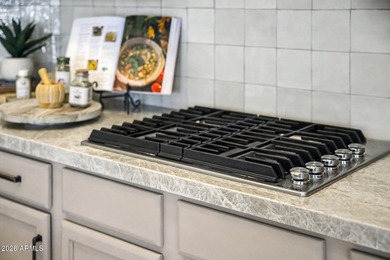 Freshly remodeled ,new baths, chef's kitchen, freshly painted & - photo 11