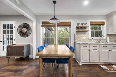 Absolutely stunning 5 bed 3.5 bath in Kings Grant. This stately - photo 11