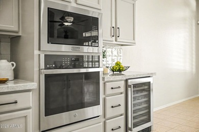 Freshly remodeled ,new baths, chef's kitchen, freshly painted & - photo 12
