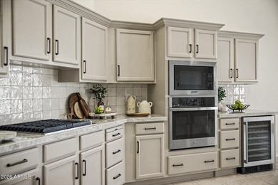 Freshly remodeled ,new baths, chef's kitchen, freshly painted & - photo 13