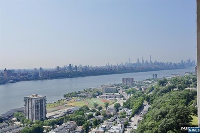 Welcome to your private retreat in the sky at Horizon House - photo 13