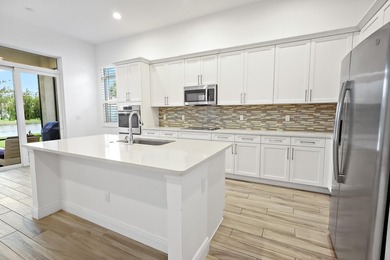 Welcome to both a home and community with endless luxury - photo 3