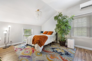 Absolutely stunning 5 bed 3.5 bath in Kings Grant. This stately - photo 14