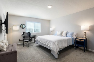 Gorgeous 4-bedroom, 3 full bath End-unit townhome in the gated - photo 14