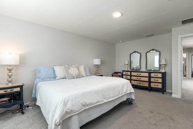 Gorgeous 4-bedroom, 3 full bath End-unit townhome in the gated - photo 15